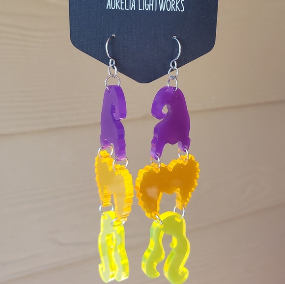 🪄 Hocus Pocus Sanderson Sisters acrylic hair-do earrings - Picture 7 of 8